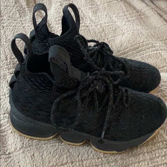 Boys - LeBron 15 GS 'Black Gum' - Picture 2 of 5